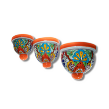 Cargar imagen en el visor de la galería, Maceta de Pared Talavera - Set 3 Piezas
